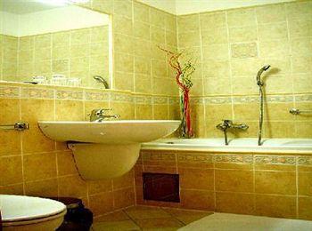 Claris Hotel 3*