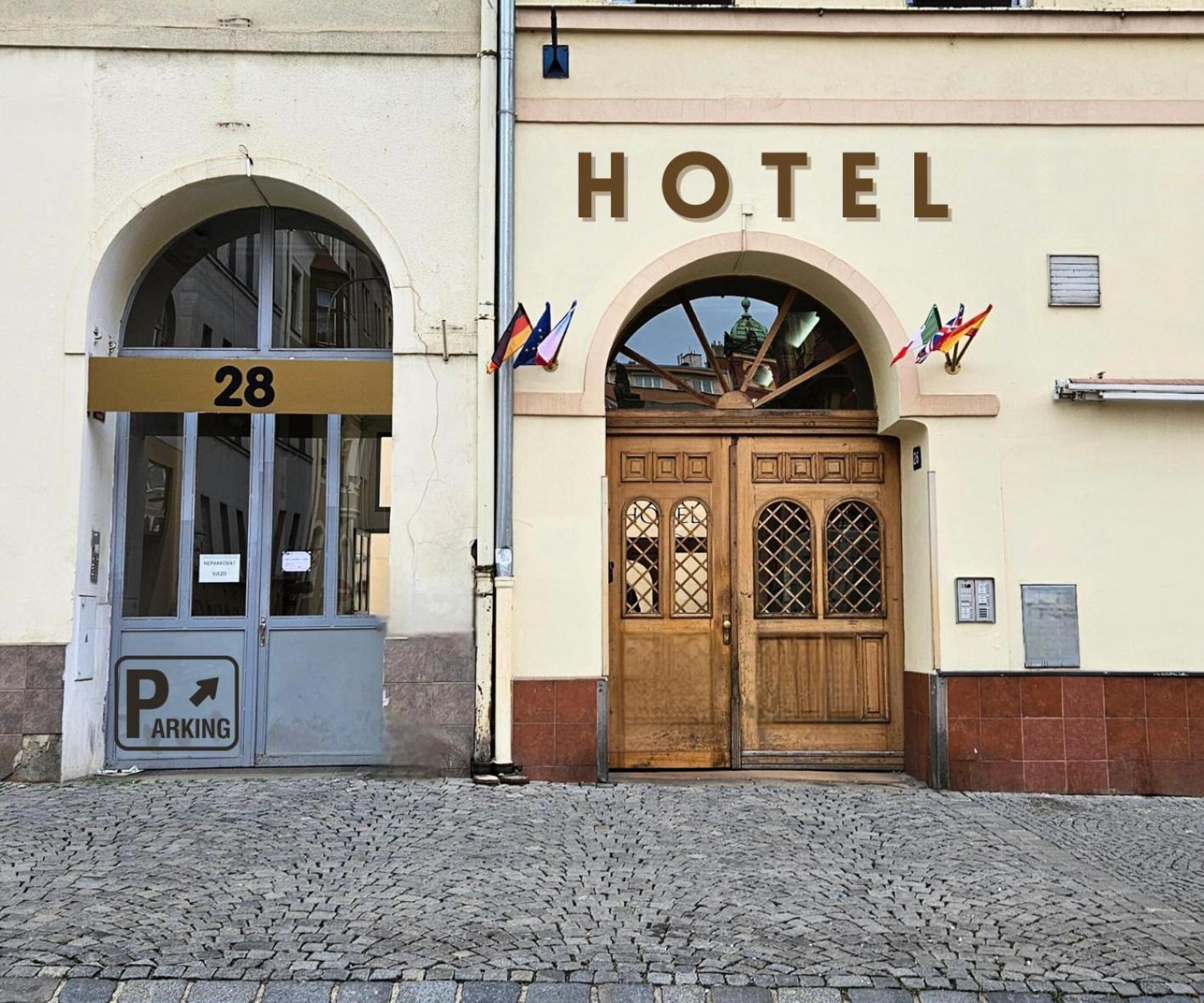 Claris Praga