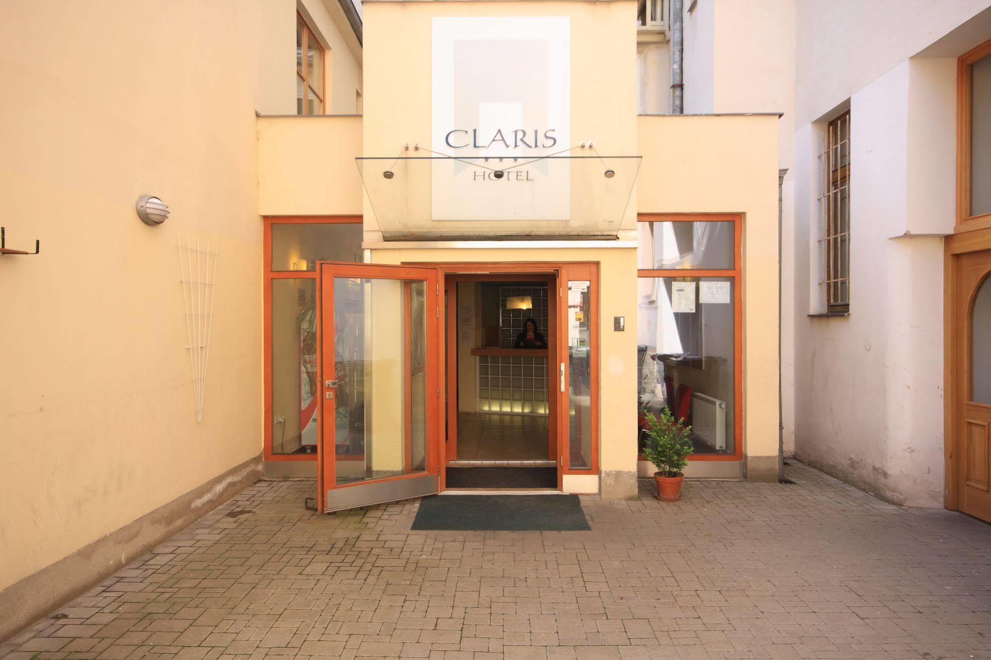 Claris Hotel Praga